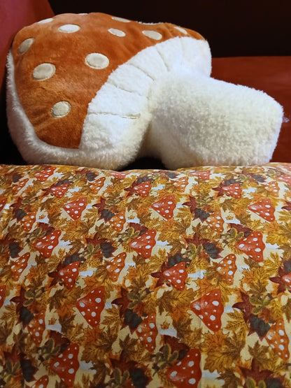 A Fungi to Cuddle Planket