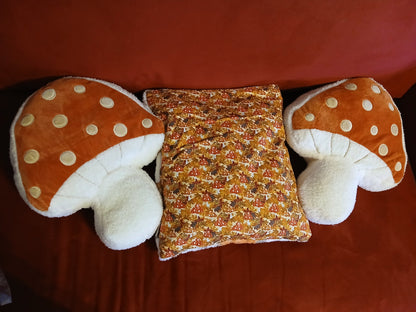 A Fungi to Cuddle Planket